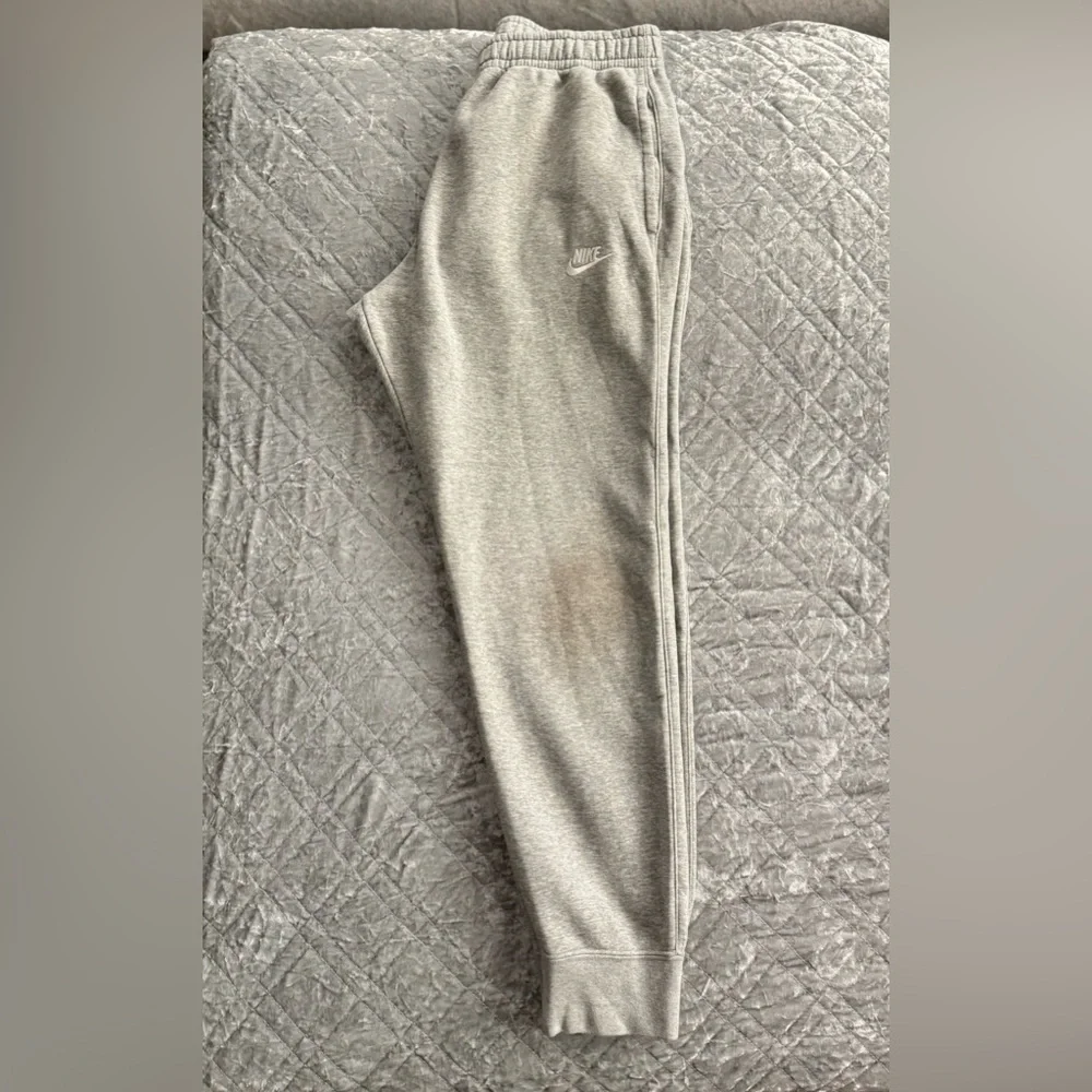 Nike Men's Light Gray Joggers